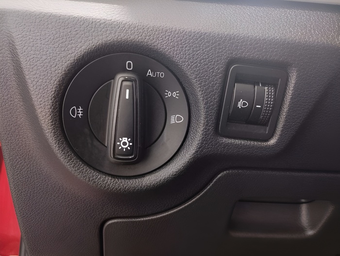 Skoda Kamiq 1.0 TSI Ambition 81 kW (110 CV) Vehículo usado en Sevilla Skoda Kamiq 1.0 TSI Ambition 81 kW (110 CV) Vehículo usado en Sevilla