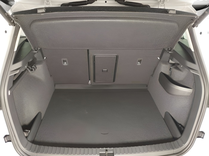 Skoda Karoq 1.5 TSI ACT Design DSG 110 kW (150 CV) Vehículo usado en Sevilla Skoda Karoq 1.5 TSI ACT Design DSG 110 kW (150 CV) Vehículo usado en Sevilla