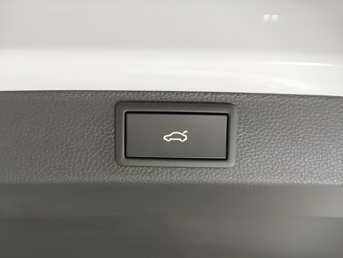 Skoda Karoq 1.5 TSI ACT Design DSG 110 kW (150 CV) Vehículo usado en Sevilla Skoda Karoq 1.5 TSI ACT Design DSG 110 kW (150 CV) Vehículo usado en Sevilla