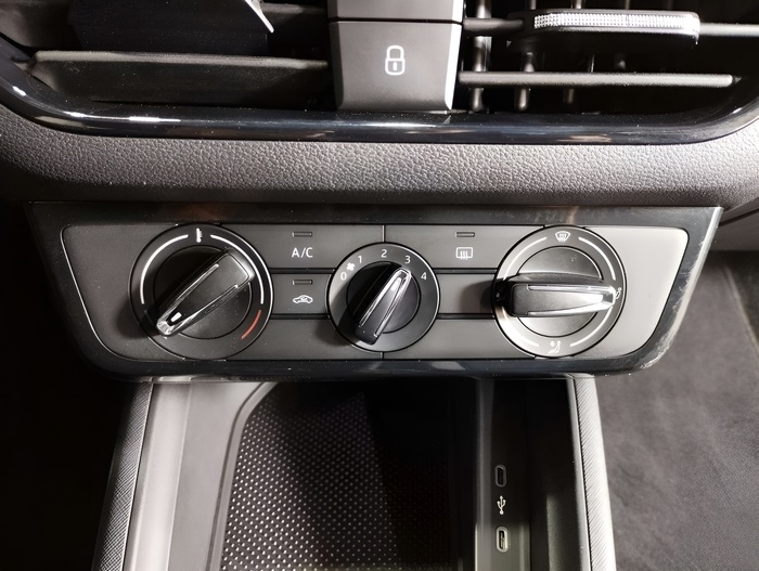 Skoda Scala 1.0 TSI Essence 70 kW (95 CV) Vehículo usado en Sevilla Skoda Scala 1.0 TSI Essence 70 kW (95 CV) Vehículo usado en Sevilla