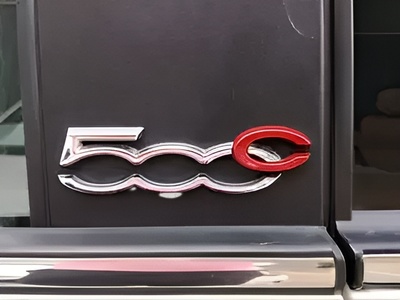 Fiat 500C 1.0 Hybrid Dolcevita 51 kW (70 CV) 19 Fiat 500C 1.0 Hybrid Dolcevita 51 kW (70 CV) 19