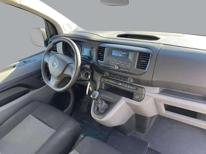 Opel Vivaro Combi 1.5 Diesel M Standard Express 88 kW (120 CV) Vehículo usado en Sevilla Opel Vivaro Combi 1.5 Diesel M Standard Express 88 kW (120 CV) Vehículo usado en Sevilla