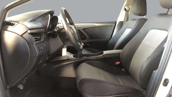 Toyota Avensis 115D Advance 82 kW (112 CV) Vehículo usado en Sevilla Toyota Avensis 115D Advance 82 kW (112 CV) Vehículo usado en Sevilla