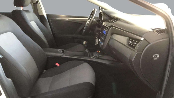 Toyota Avensis 115D Advance 82 kW (112 CV) Vehículo usado en Sevilla Toyota Avensis 115D Advance 82 kW (112 CV) Vehículo usado en Sevilla