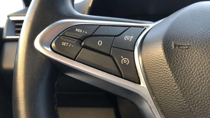 Renault Clio Equilibre TCe 66 kW (90 CV) Vehículo usado en Sevilla Renault Clio Equilibre TCe 66 kW (90 CV) Vehículo usado en Sevilla