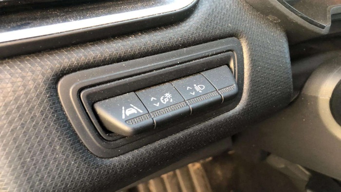 Renault Clio Equilibre TCe 66 kW (90 CV) Vehículo usado en Sevilla Renault Clio Equilibre TCe 66 kW (90 CV) Vehículo usado en Sevilla