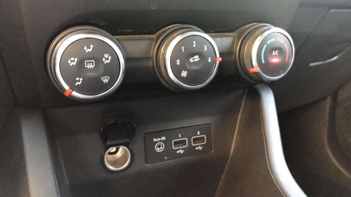 Renault Clio Equilibre TCe 66 kW (90 CV) Vehículo usado en Sevilla Renault Clio Equilibre TCe 66 kW (90 CV) Vehículo usado en Sevilla