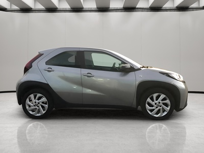 Toyota Aygo X Cross 1.0 VVT-I Play 53 kW (72 CV) 3 Toyota Aygo X Cross 1.0 VVT-I Play 53 kW (72 CV) 3