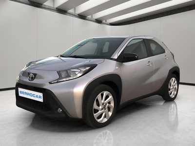 Toyota Aygo X Cross 1.0 VVT-I Play 53 kW (72 CV) 1 Toyota Aygo X Cross 1.0 VVT-I Play 53 kW (72 CV) 1