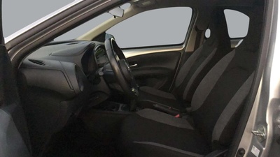 Toyota Aygo X Cross 1.0 VVT-I Play 53 kW (72 CV) 8 Toyota Aygo X Cross 1.0 VVT-I Play 53 kW (72 CV) 8