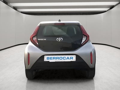 Toyota Aygo X Cross 1.0 VVT-I Play 53 kW (72 CV) 4 Toyota Aygo X Cross 1.0 VVT-I Play 53 kW (72 CV) 4