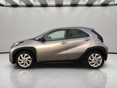 Toyota Aygo X Cross 1.0 VVT-I Play 53 kW (72 CV) 5 Toyota Aygo X Cross 1.0 VVT-I Play 53 kW (72 CV) 5