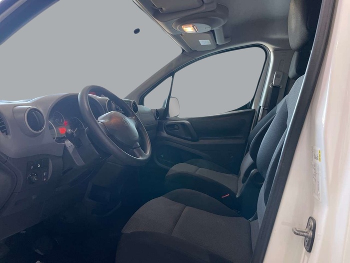 Peugeot Partner Furgón Electric Confort L1 49 kW (67 CV) Vehículo usado en Sevilla Peugeot Partner Furgón Electric Confort L1 49 kW (67 CV) Vehículo usado en Sevilla