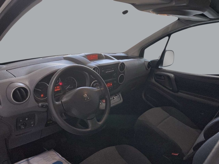 Peugeot Partner Furgón Electric Confort L1 49 kW (67 CV) Vehículo usado en Sevilla Peugeot Partner Furgón Electric Confort L1 49 kW (67 CV) Vehículo usado en Sevilla