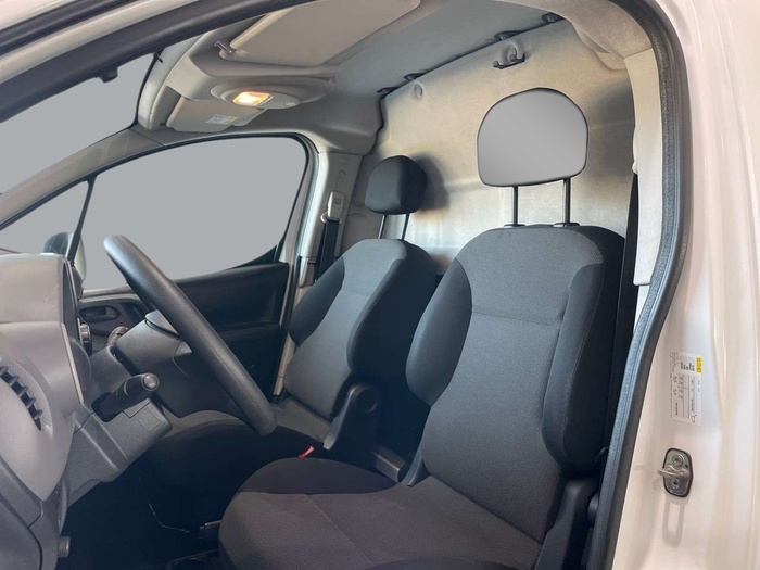 Peugeot Partner Furgón Electric Confort L1 49 kW (67 CV) Vehículo usado en Sevilla Peugeot Partner Furgón Electric Confort L1 49 kW (67 CV) Vehículo usado en Sevilla