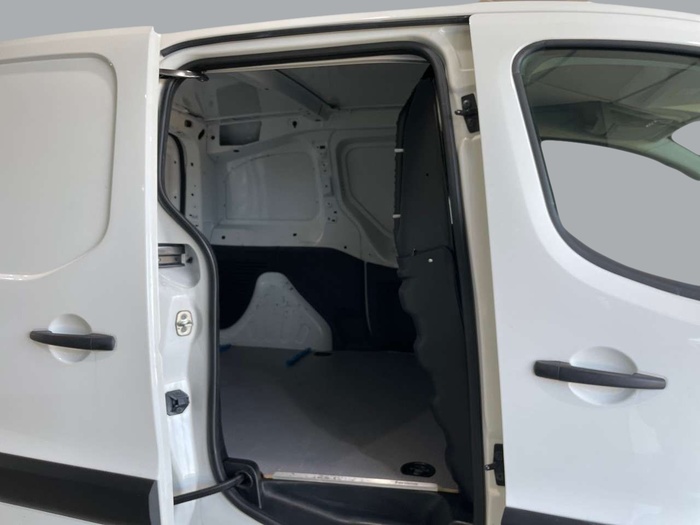 Peugeot Partner Furgón Electric Confort L1 49 kW (67 CV) Vehículo usado en Sevilla Peugeot Partner Furgón Electric Confort L1 49 kW (67 CV) Vehículo usado en Sevilla