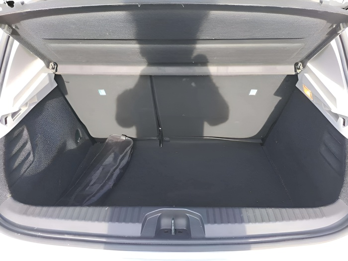 Renault Clio Intens TCe 66 kW (90 CV) Vehículo usado en Sevilla Renault Clio Intens TCe 66 kW (90 CV) Vehículo usado en Sevilla