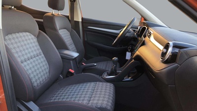 MG ZS 1.5 Comfort 78 kW (106 CV) 13 MG ZS 1.5 Comfort 78 kW (106 CV) 13