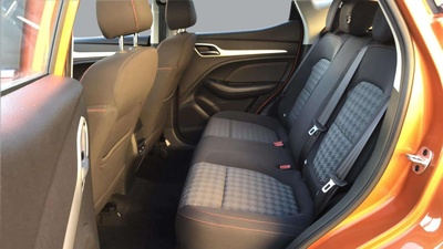 MG ZS 1.5 Comfort 78 kW (106 CV) 9 MG ZS 1.5 Comfort 78 kW (106 CV) 9