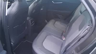 Kia Niro 1.6 GDi HEV Híbrido Drive 104 kW (141 CV) 9 Kia Niro 1.6 GDi HEV Híbrido Drive 104 kW (141 CV) 9