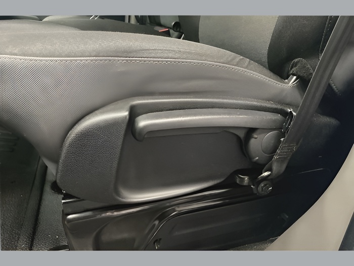 Renault Master Furgon dCi 110 T L3H2 3500 81 kW (110 CV) Vehículo usado en Sevilla Renault Master Furgon dCi 110 T L3H2 3500 81 kW (110 CV) Vehículo usado en Sevilla