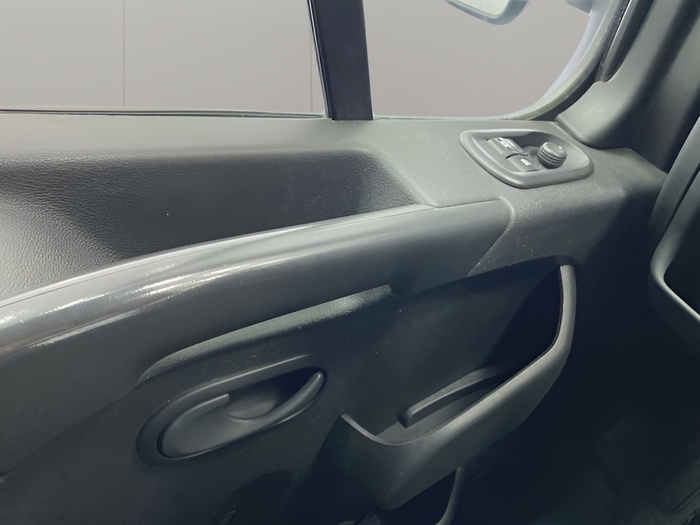 Renault Master Furgon dCi 110 T L3H2 3500 81 kW (110 CV) Vehículo usado en Sevilla Renault Master Furgon dCi 110 T L3H2 3500 81 kW (110 CV) Vehículo usado en Sevilla