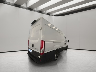 Iveco Daily Furgon 2.3 TD 35S 16 V 4100/H2 115 kW (156 CV) 7 Iveco Daily Furgon 2.3 TD 35S 16 V 4100/H2 115 kW (156 CV) 7