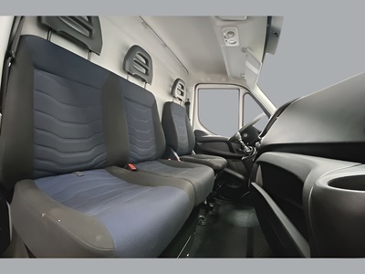 Iveco Daily Furgon 2.3 TD 35S 16 V 4100/H2 115 kW (156 CV) 19 Iveco Daily Furgon 2.3 TD 35S 16 V 4100/H2 115 kW (156 CV) 19