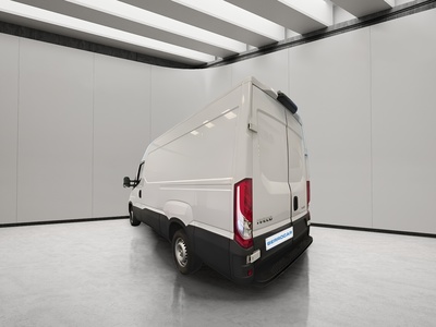 Iveco Daily Furgon 2.3 TD 35S 16 V 4100/H2 115 kW (156 CV) 5 Iveco Daily Furgon 2.3 TD 35S 16 V 4100/H2 115 kW (156 CV) 5