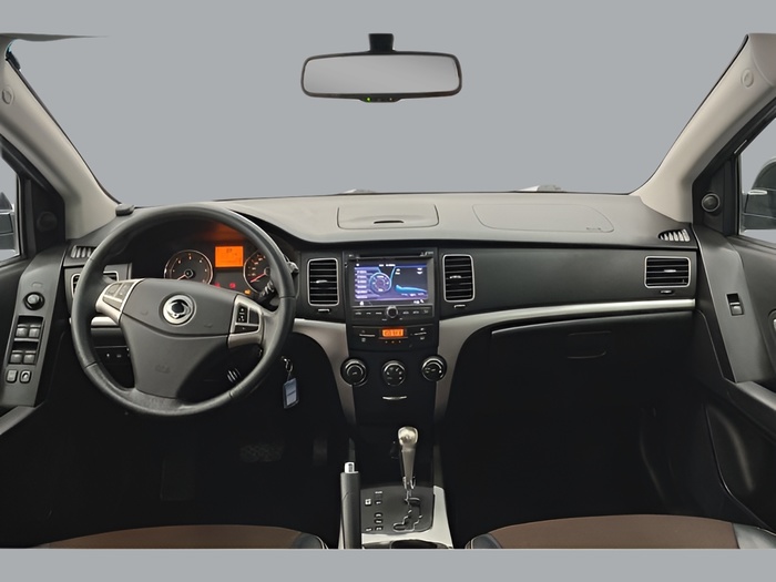 Ssangyong Korando 2.0 D20T Line 4x2 129 kW (175 CV) Vehículo usado en Sevilla Ssangyong Korando 2.0 D20T Line 4x2 129 kW (175 CV) Vehículo usado en Sevilla