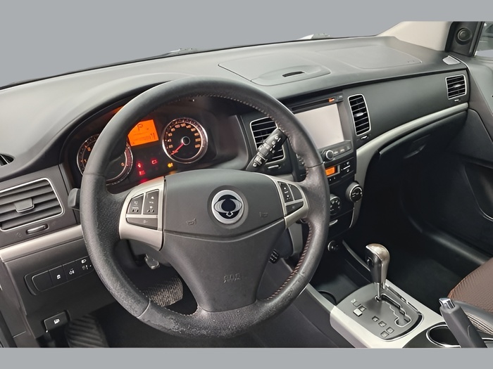 Ssangyong Korando 2.0 D20T Line 4x2 129 kW (175 CV) Vehículo usado en Sevilla Ssangyong Korando 2.0 D20T Line 4x2 129 kW (175 CV) Vehículo usado en Sevilla