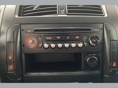 Fiat Scudo Furgon 1.6 MultiJet 10 Comfort 66 kW (90 CV) 9 Fiat Scudo Furgon 1.6 MultiJet 10 Comfort 66 kW (90 CV) 9