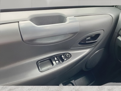 Fiat Scudo Furgon 1.6 MultiJet 10 Comfort 66 kW (90 CV) 13 Fiat Scudo Furgon 1.6 MultiJet 10 Comfort 66 kW (90 CV) 13