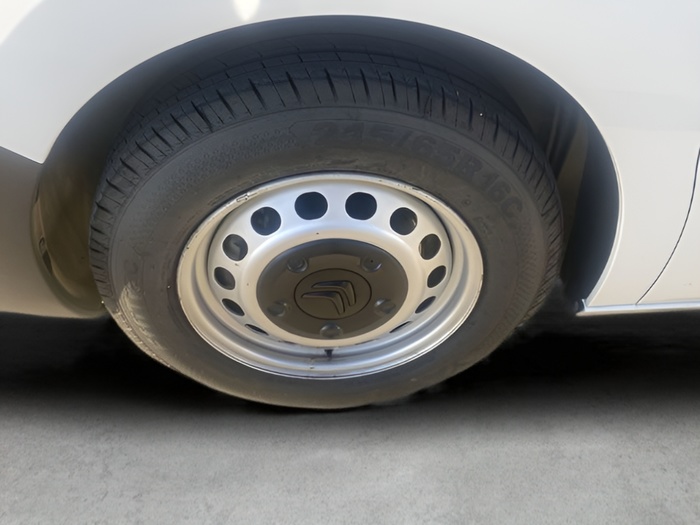 Citroen Jumpy Cabina BlueHDi 120 Talla M Confort 90 kW (122 CV) Vehículo usado en Sevilla Citroen Jumpy Cabina BlueHDi 120 Talla M Confort 90 kW (122 CV) Vehículo usado en Sevilla