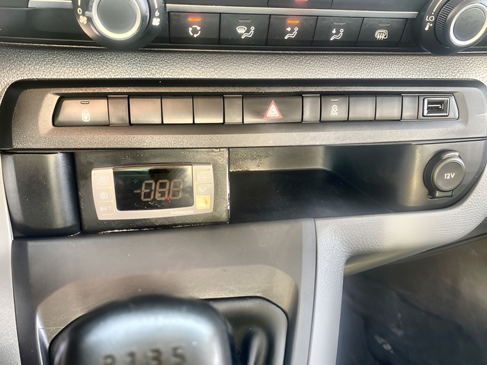 Citroen Jumpy Cabina BlueHDi 120 Talla M Confort 90 kW (122 CV) Vehículo usado en Sevilla Citroen Jumpy Cabina BlueHDi 120 Talla M Confort 90 kW (122 CV) Vehículo usado en Sevilla