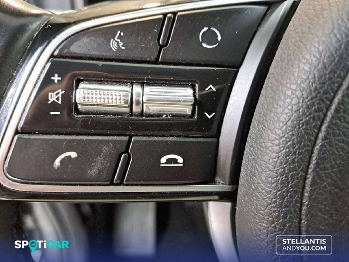 Kia Sportage 1.6 MHEV Drive 4x2 100 kW (136 CV) Vehículo usado en Sevilla Kia Sportage 1.6 MHEV Drive 4x2 100 kW (136 CV) Vehículo usado en Sevilla