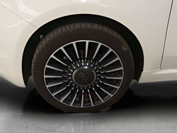 Fiat 500 1.2 8v Lounge 51 kW (69 CV) Vehículo usado en Sevilla Fiat 500 1.2 8v Lounge 51 kW (69 CV) Vehículo usado en Sevilla