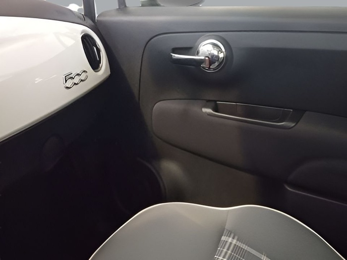 Fiat 500 1.2 8v Lounge 51 kW (69 CV) Vehículo usado en Sevilla Fiat 500 1.2 8v Lounge 51 kW (69 CV) Vehículo usado en Sevilla