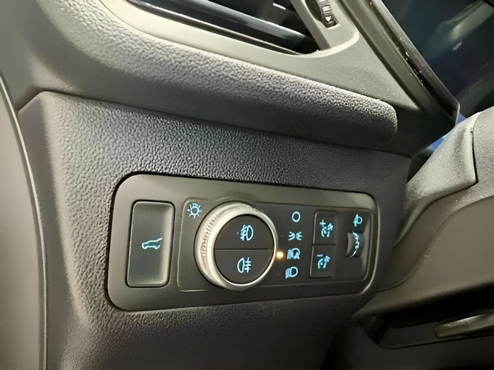 Ford Kuga 1.5 EcoBoost ST-Line X 4x2 110 kW (150 CV) Vehículo usado en Sevilla Ford Kuga 1.5 EcoBoost ST-Line X 4x2 110 kW (150 CV) Vehículo usado en Sevilla