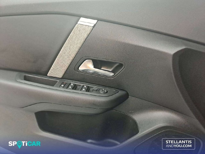 Citroen C4 PureTech 130 S&S Plus 96 kW (131 CV) Vehículo usado en Sevilla Citroen C4 PureTech 130 S&S Plus 96 kW (131 CV) Vehículo usado en Sevilla