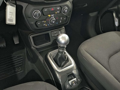 Jeep Renegade 1.0G Night Eagle II 4x2 88 kW (120 CV) 18 Jeep Renegade 1.0G Night Eagle II 4x2 88 kW (120 CV) 18