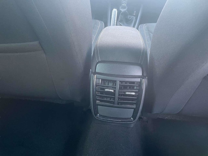 Skoda Kamiq 1.0 TSI Emotion DSG 81 kW (110 CV) Vehículo usado en Sevilla Skoda Kamiq 1.0 TSI Emotion DSG 81 kW (110 CV) Vehículo usado en Sevilla