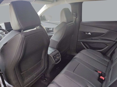 Peugeot 3008 BlueHDi 130 S&S Active Pack EAT8 96 kW (130 CV) 10 Peugeot 3008 BlueHDi 130 S&S Active Pack EAT8 96 kW (130 CV) 10