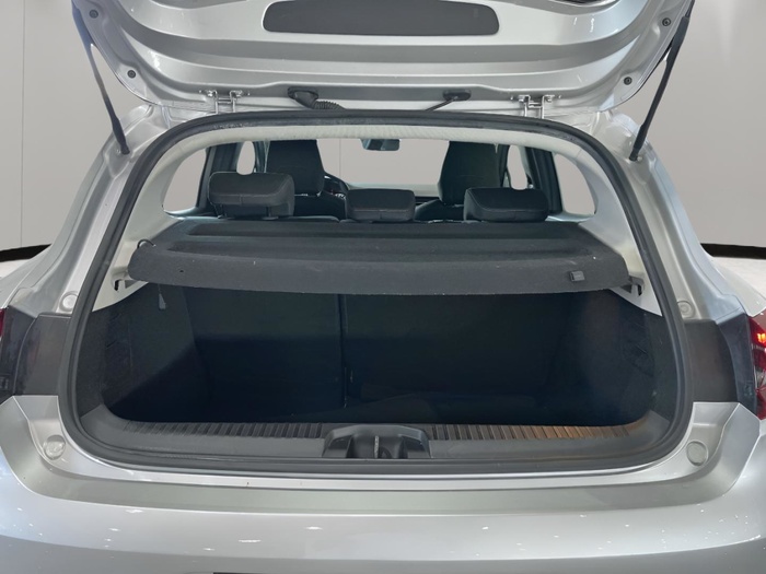 Renault Clio Intens TCe 66 kW (90 CV) Vehículo usado en Sevilla Renault Clio Intens TCe 66 kW (90 CV) Vehículo usado en Sevilla