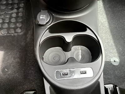 Fiat 500C 1.0 Hybrid Dolcevita 51 kW (70 CV) 18 Fiat 500C 1.0 Hybrid Dolcevita 51 kW (70 CV) 18