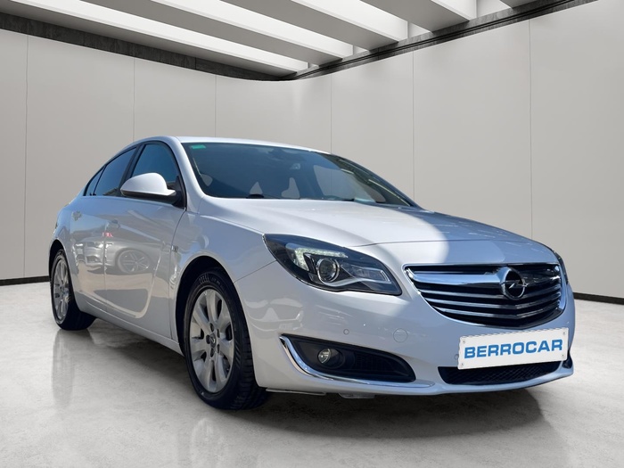 Opel Insignia 2.0 CDTI ecoFlex S&S Business 103 kW (140 CV) Vehículo usado en Sevilla Opel Insignia 2.0 CDTI ecoFlex S&S Business 103 kW (140 CV) Vehículo usado en Sevilla