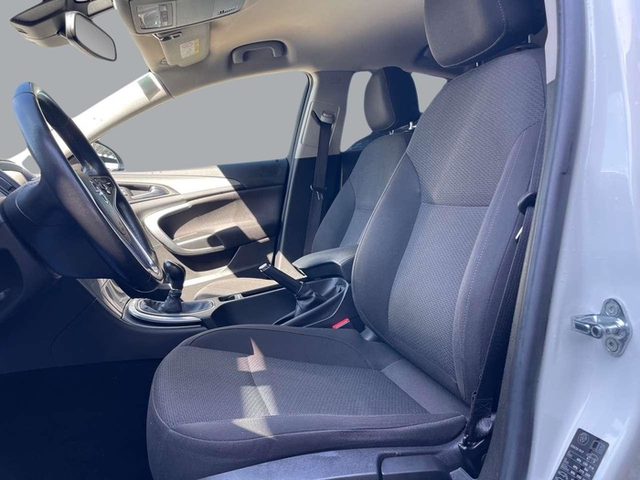 Opel Insignia 2.0 CDTI ecoFlex S&S Business 103 kW (140 CV) Vehículo usado en Sevilla Opel Insignia 2.0 CDTI ecoFlex S&S Business 103 kW (140 CV) Vehículo usado en Sevilla