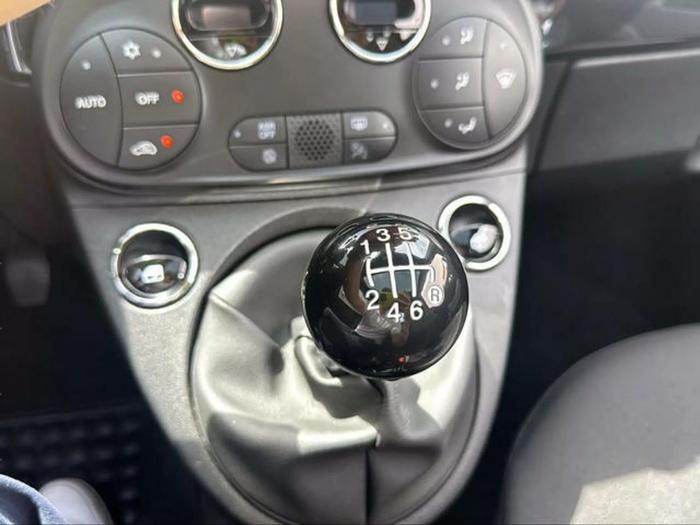 Fiat 500 1.0 Hybrid Dolcevita 51 kW (70 CV) Vehículo usado en Sevilla Fiat 500 1.0 Hybrid Dolcevita 51 kW (70 CV) Vehículo usado en Sevilla