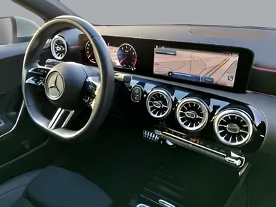 Mercedes-Benz Clase A 180 100 kW (136 CV) 33 Mercedes-Benz Clase A 180 100 kW (136 CV) 33