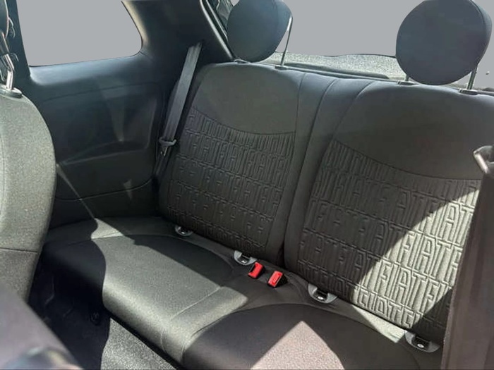 Fiat 500 1.0 Hybrid Dolcevita 51 kW (70 CV) Vehículo usado en Sevilla Fiat 500 1.0 Hybrid Dolcevita 51 kW (70 CV) Vehículo usado en Sevilla